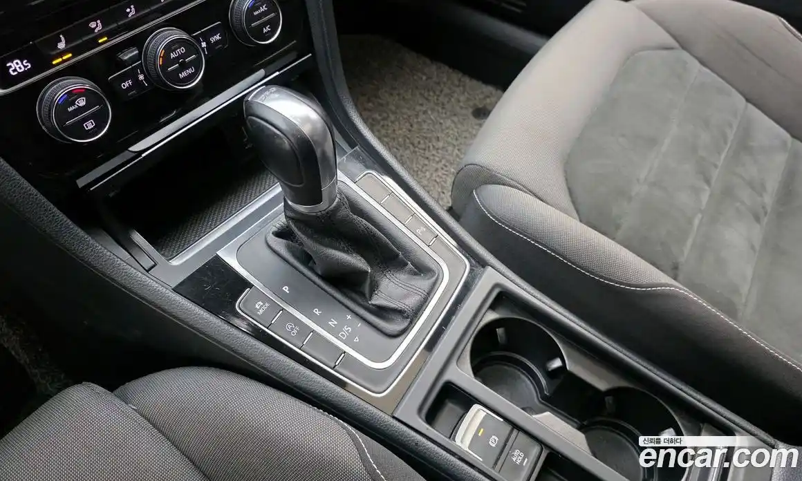 Volkswagen Golf 2016 2.0 Автомат в Москве № 199258, фото 9