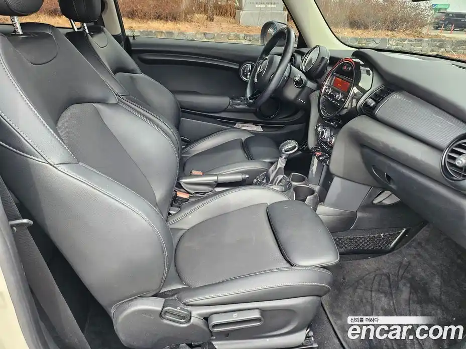 Mini Cooper 2017 1.5 Автомат в Москве № 214428, фото 11