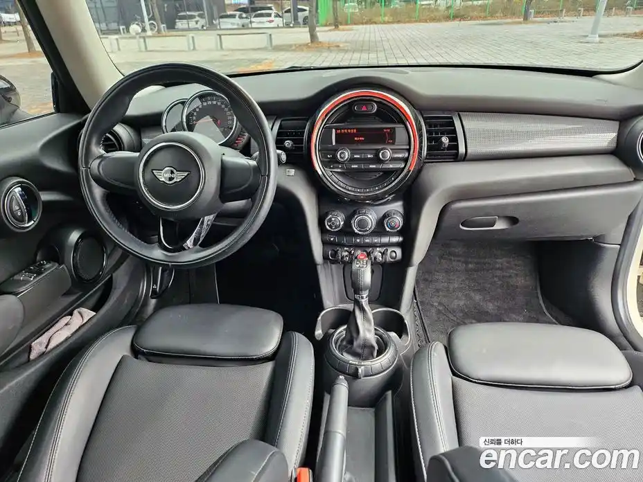 Mini Cooper 2017 1.5 Автомат в Москве № 214428, фото 13