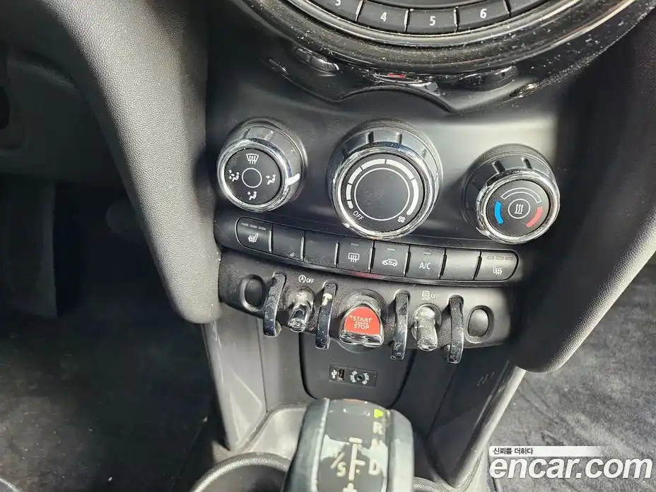 Mini Cooper 2017 1.5 Автомат в Москве № 214428, фото 14