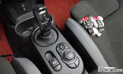 Mini Cooper Convertible 2023 2.0 Автомат в Москве № 220012, миниатюра 9