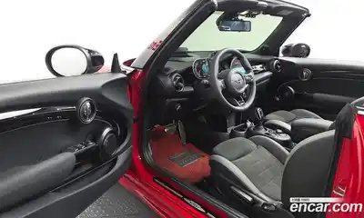 Mini Cooper Convertible 2023 2.0 Автомат в Москве № 220012, миниатюра 10