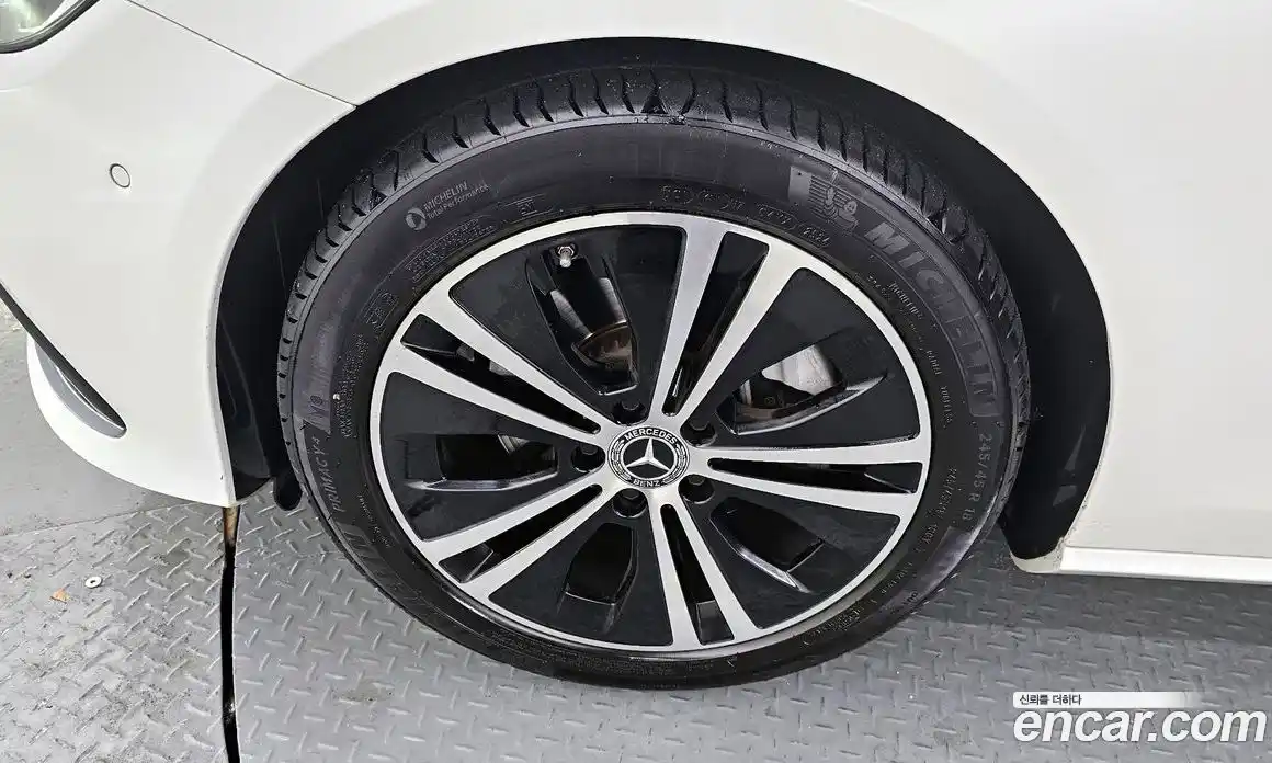 Mercedes-Benz E-Class 2022 2.0 Автомат в Москве № 223121, фото 5