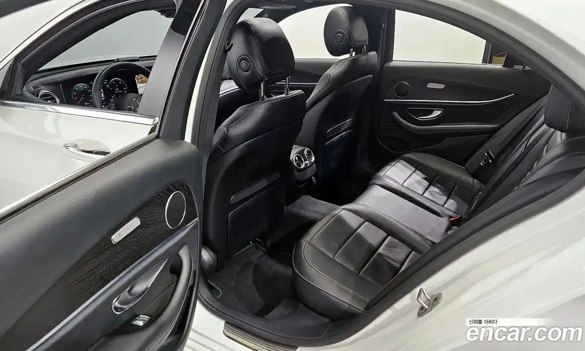 Mercedes-Benz E-Class 2022 2.0 Автомат в Москве № 223121, фото 10