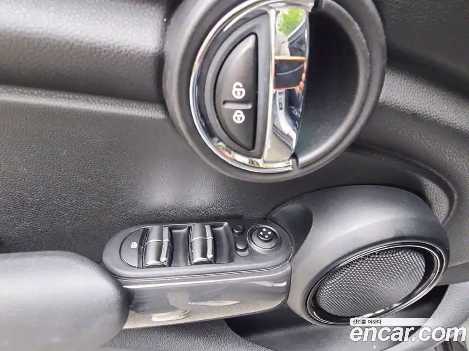 Mini Cooper 2015 1.5 Автомат в Москве № 228334, фото 13