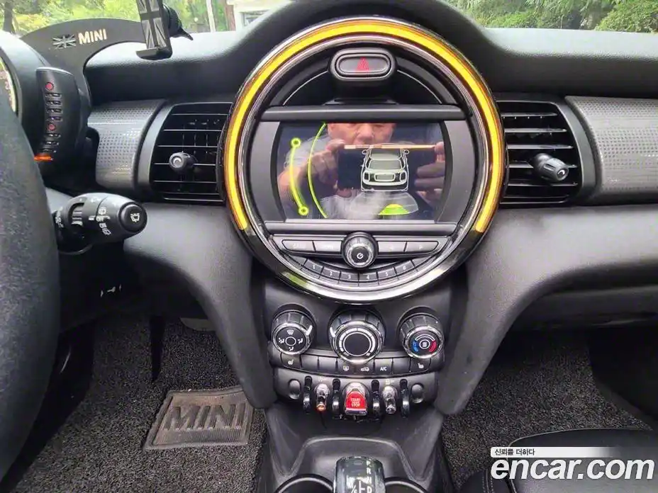 Mini Cooper 2015 1.5 Автомат в Москве № 228334, фото 16