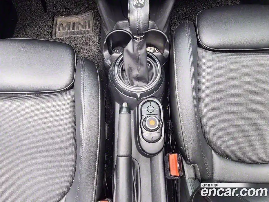 Mini Cooper 2015 1.5 Автомат в Москве № 228334, фото 9