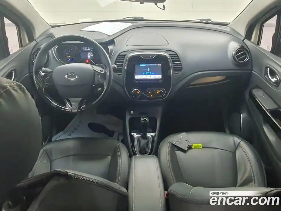 Renault QM3 2015 1.5 Автомат в Москве № 354896, фото 12