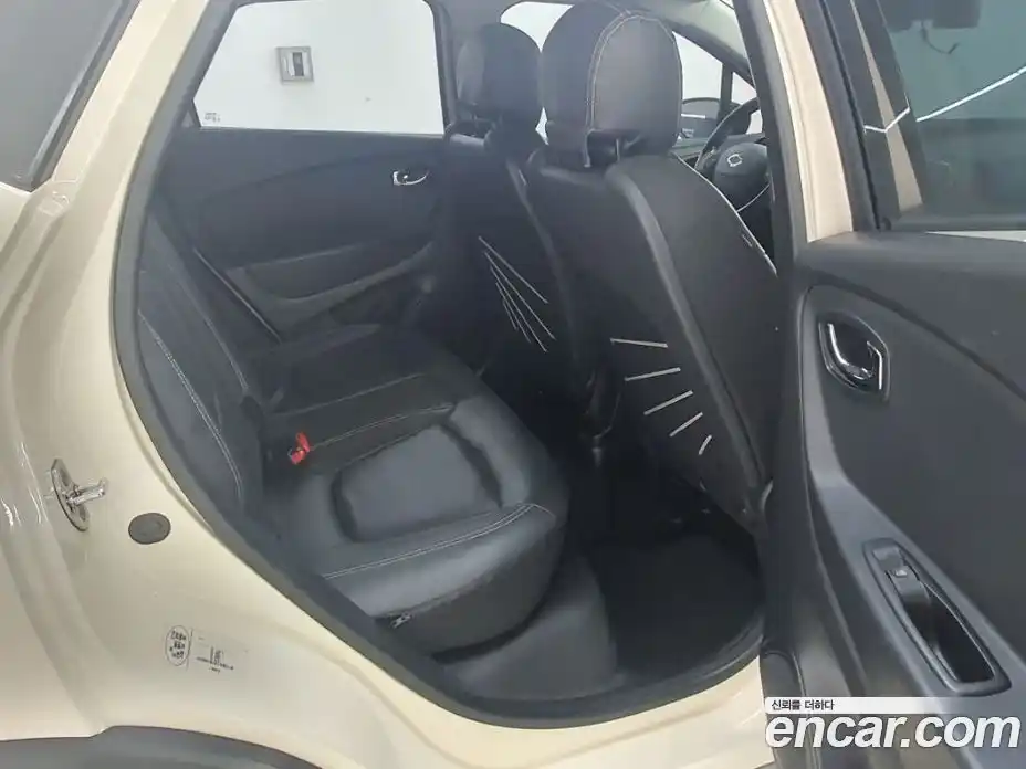 Renault QM3 2015 1.5 Автомат в Москве № 354896, фото 14