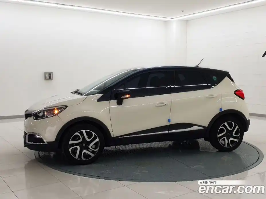 Renault QM3 2015 1.5 Автомат в Москве № 354896, фото 17