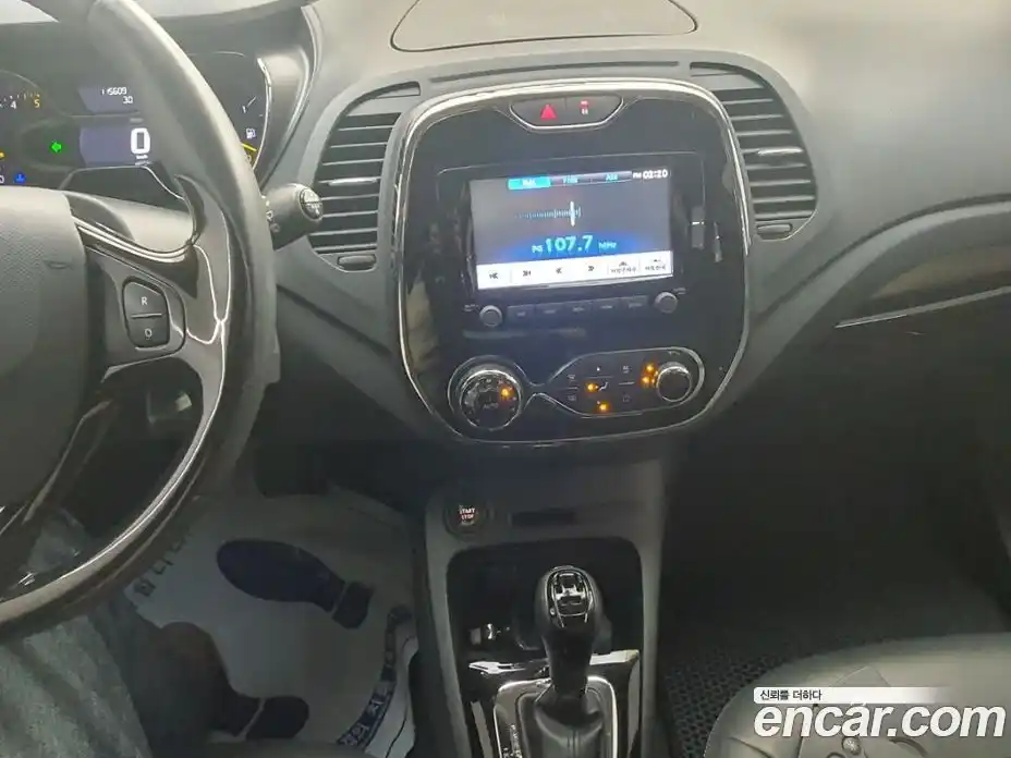 Renault QM3 2015 1.5 Автомат в Москве № 354896, фото 8