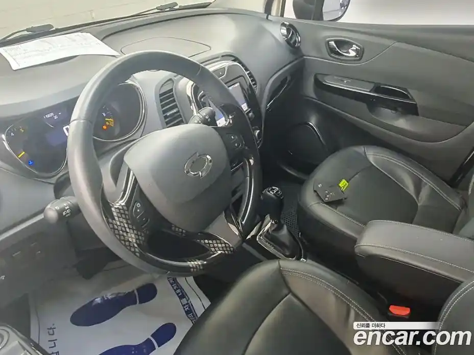 Renault QM3 2015 1.5 Автомат в Москве № 354896, фото 9