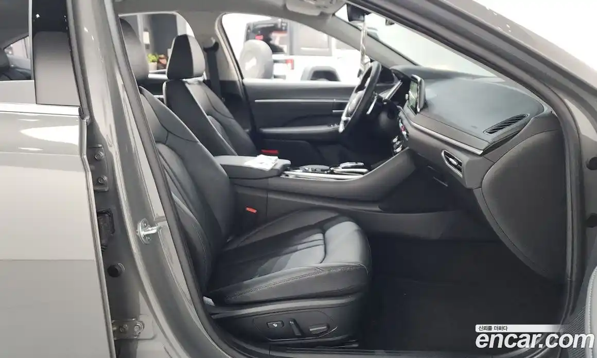 Hyundai Sonata 2022 1.6 Автомат в Москве № 714211, фото 11