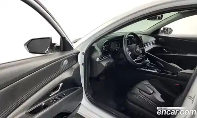 Hyundai Avante 2024 1.6 Автомат в Москве № 714232, миниатюра 9