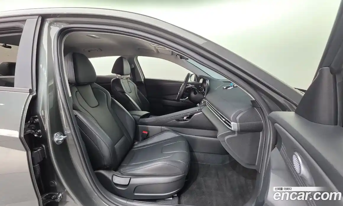 Hyundai Avante 2023 1.6 Автомат в Москве № 714382, фото 10