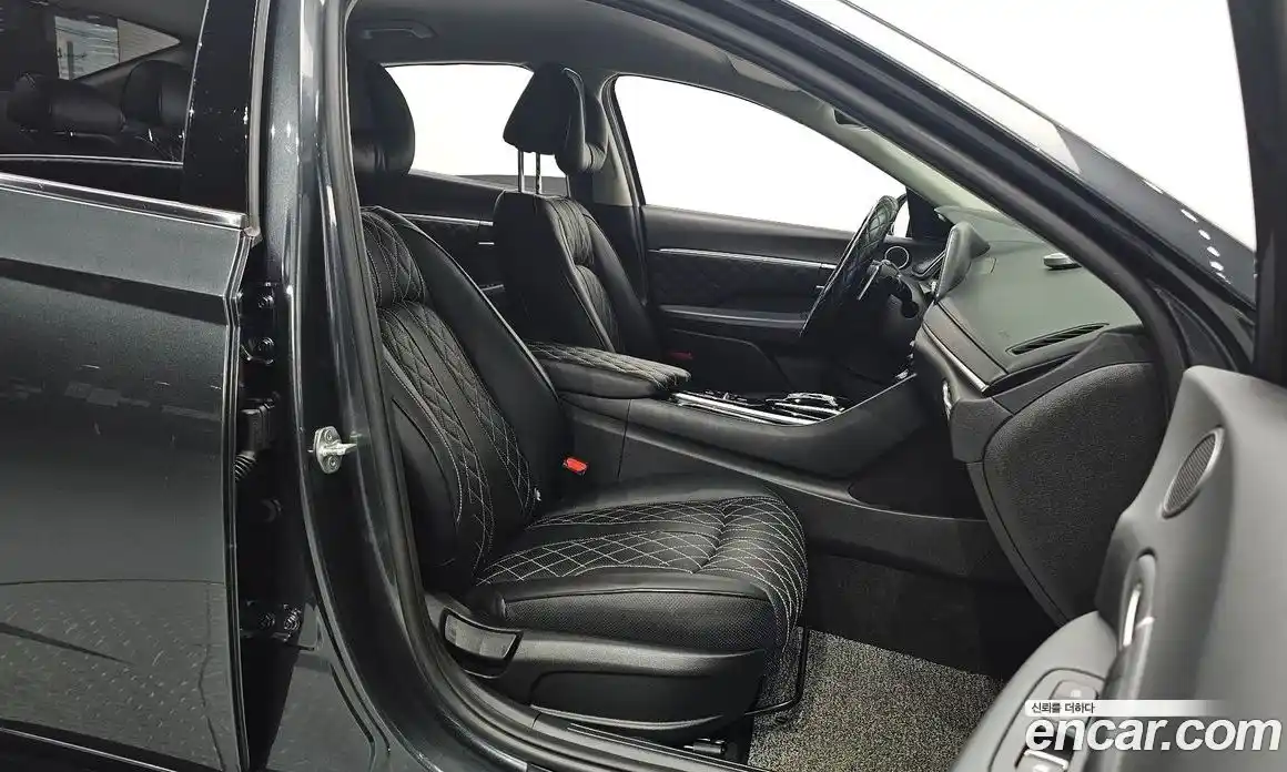 Hyundai Sonata 2021 1.6 Автомат в Москве № 715069, фото 13