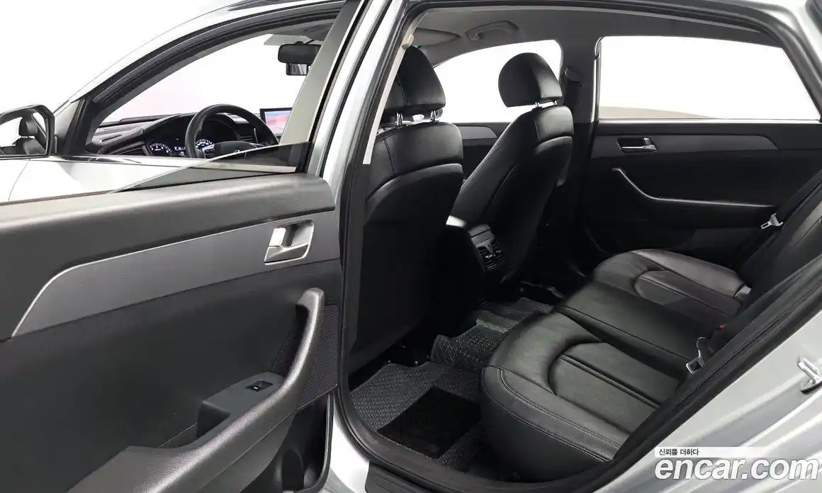 Hyundai Sonata 2018 2.0 Автомат в Москве № 715242, фото 12