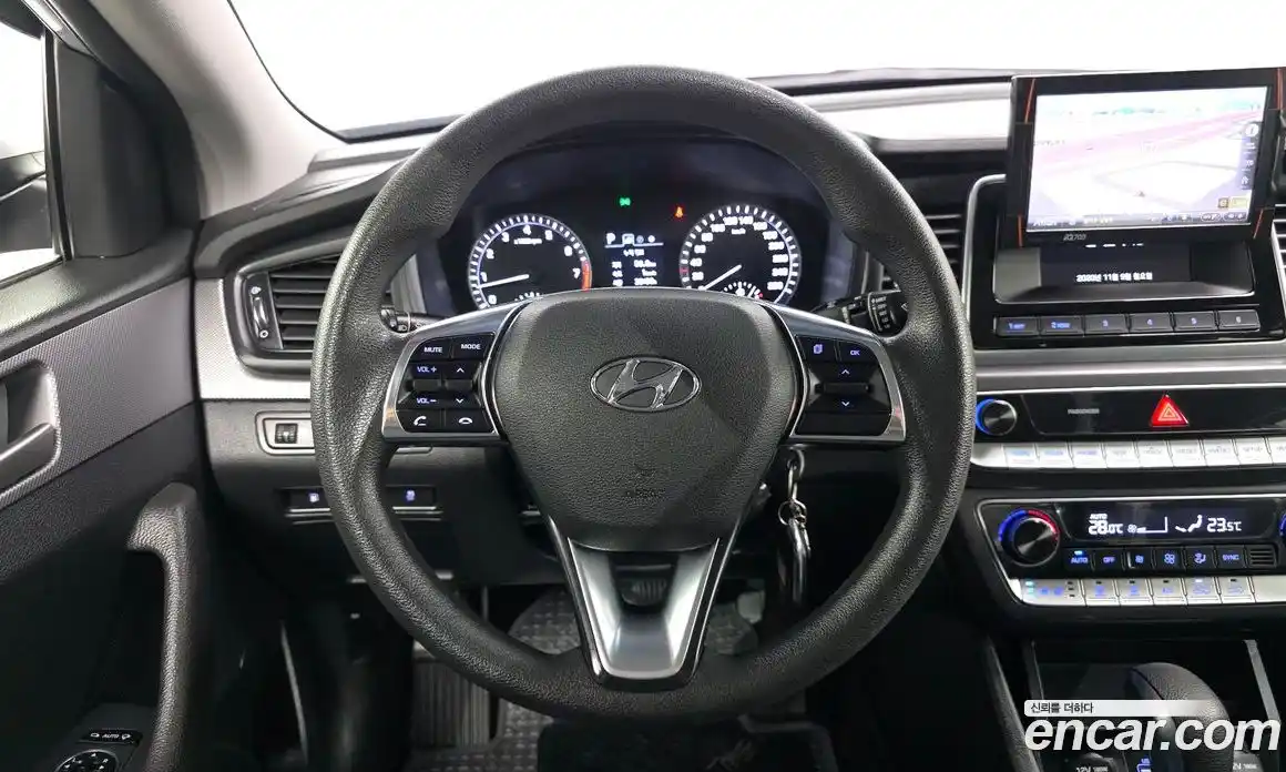 Hyundai Sonata 2018 2.0 Автомат в Москве № 715242, фото 13