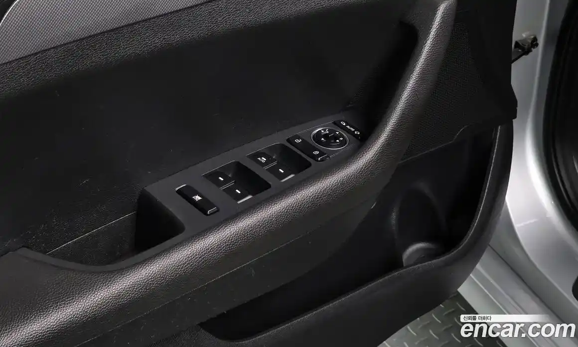 Hyundai Sonata 2018 2.0 Автомат в Москве № 715242, фото 17