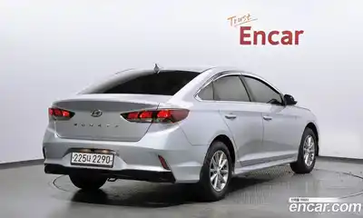 Hyundai Sonata 2018 2.0 Автомат в Москве № 715242, миниатюра 2