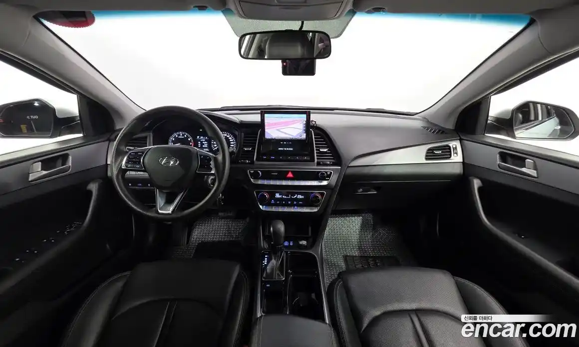 Hyundai Sonata 2018 2.0 Автомат в Москве № 715242, фото 7