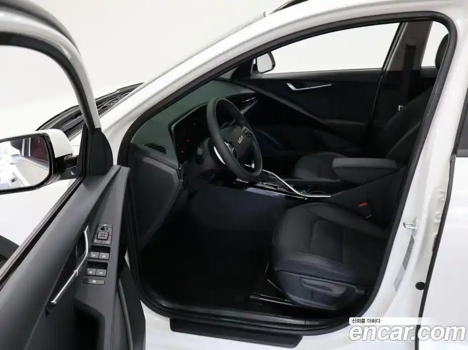 Kia Niro 2024 1.6 Автомат в Москве № 715784, фото 9