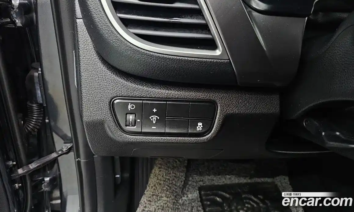 Kia Seltos 2023 2.0 Автомат в Москве № 715924, фото 19