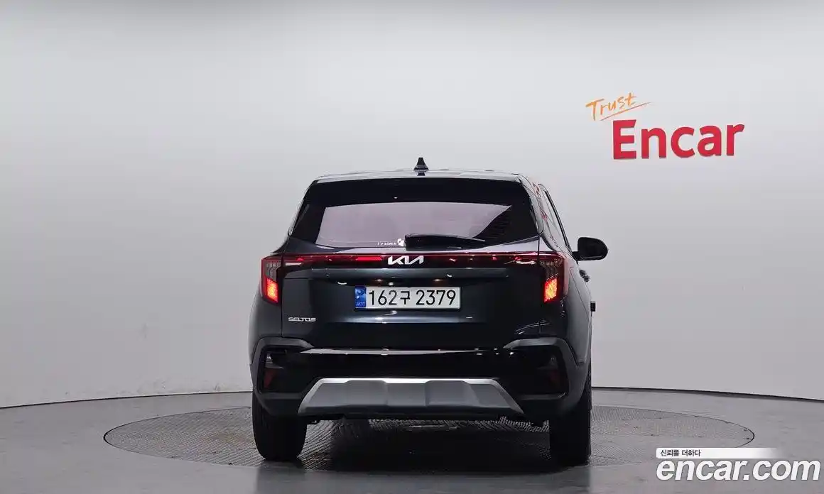 Kia Seltos 2023 2.0 Автомат в Москве № 715924, фото 4