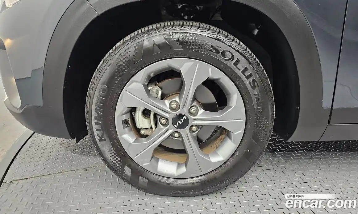 Kia Seltos 2023 2.0 Автомат в Москве № 715924, фото 5