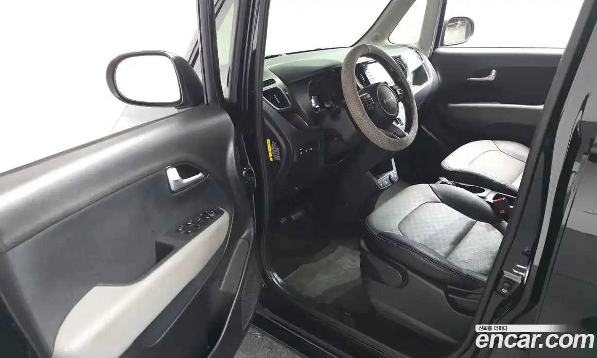 Kia Ray 2022 1.0 Автомат в Москве № 716375, фото 10