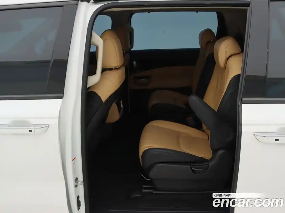 Kia Canival 2023 2.2 Автомат в Москве № 716561, фото 7