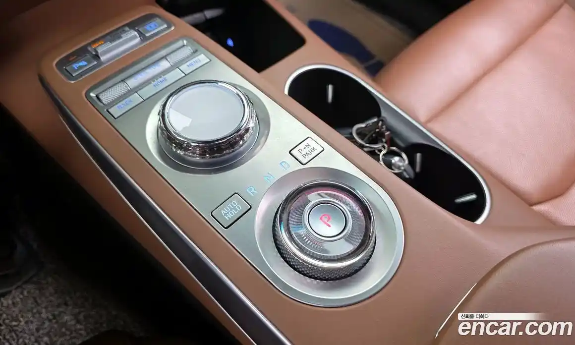 Genesis GV70 2023 2.5 Автомат в Москве № 716733, фото 9