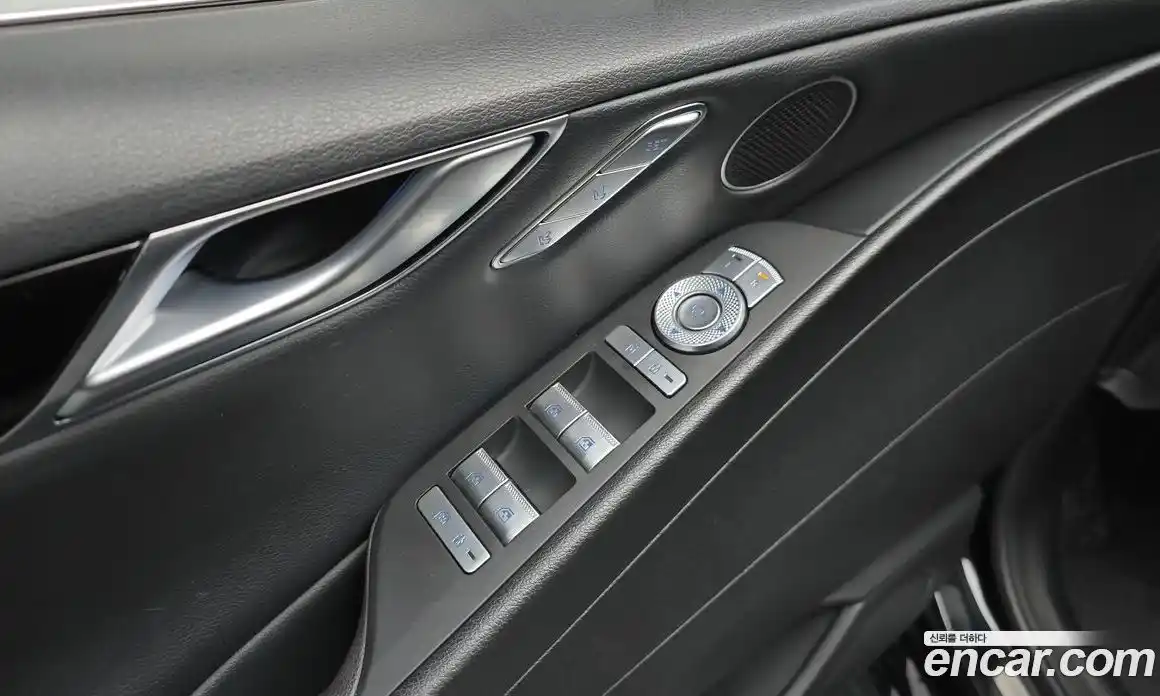 Genesis G80 2022 2.5 Автомат в Москве № 717352, фото 16