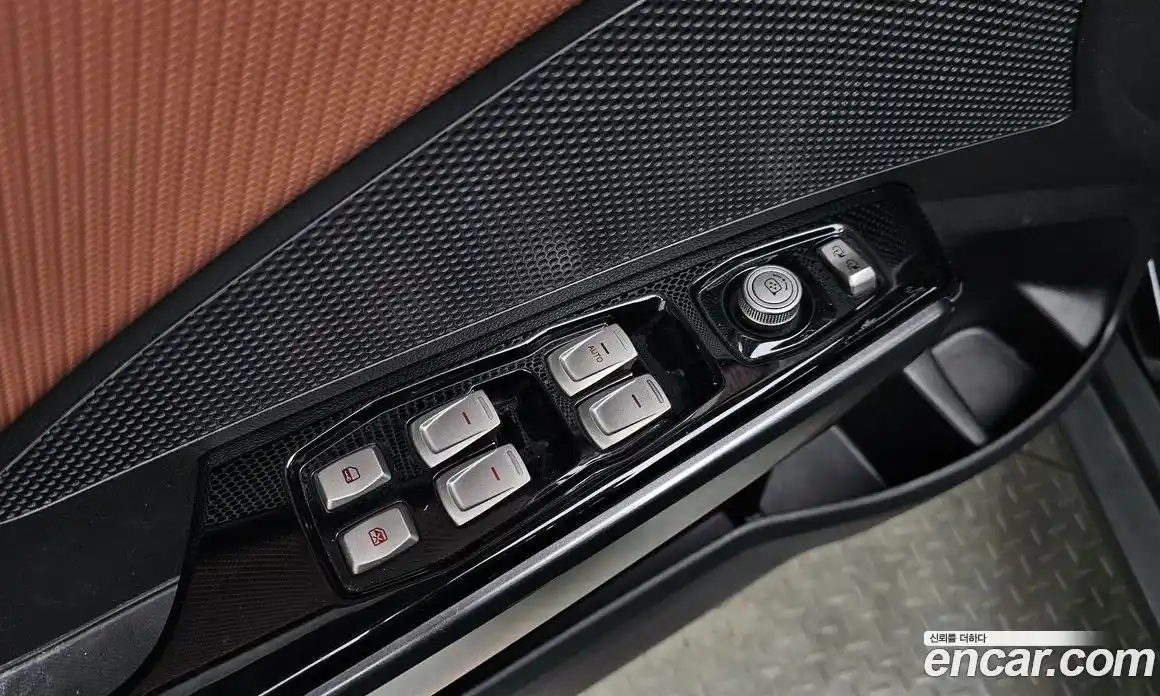 SsangYong TIBOLI 2018 1.6 Автомат в Москве № 717607, фото 19