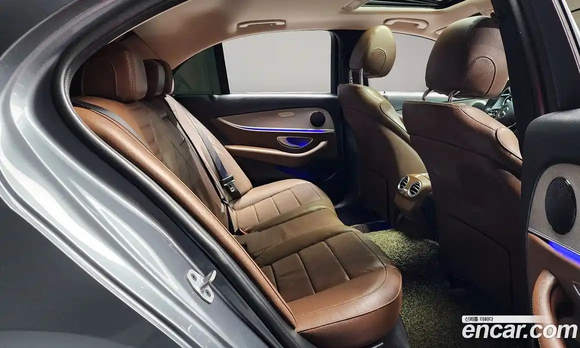 Mercedes-Benz E-Class 2019 2.0 Автомат в Москве № 722397, фото 14