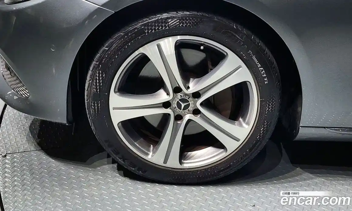 Mercedes-Benz E-Class 2019 2.0 Автомат в Москве № 722397, фото 19