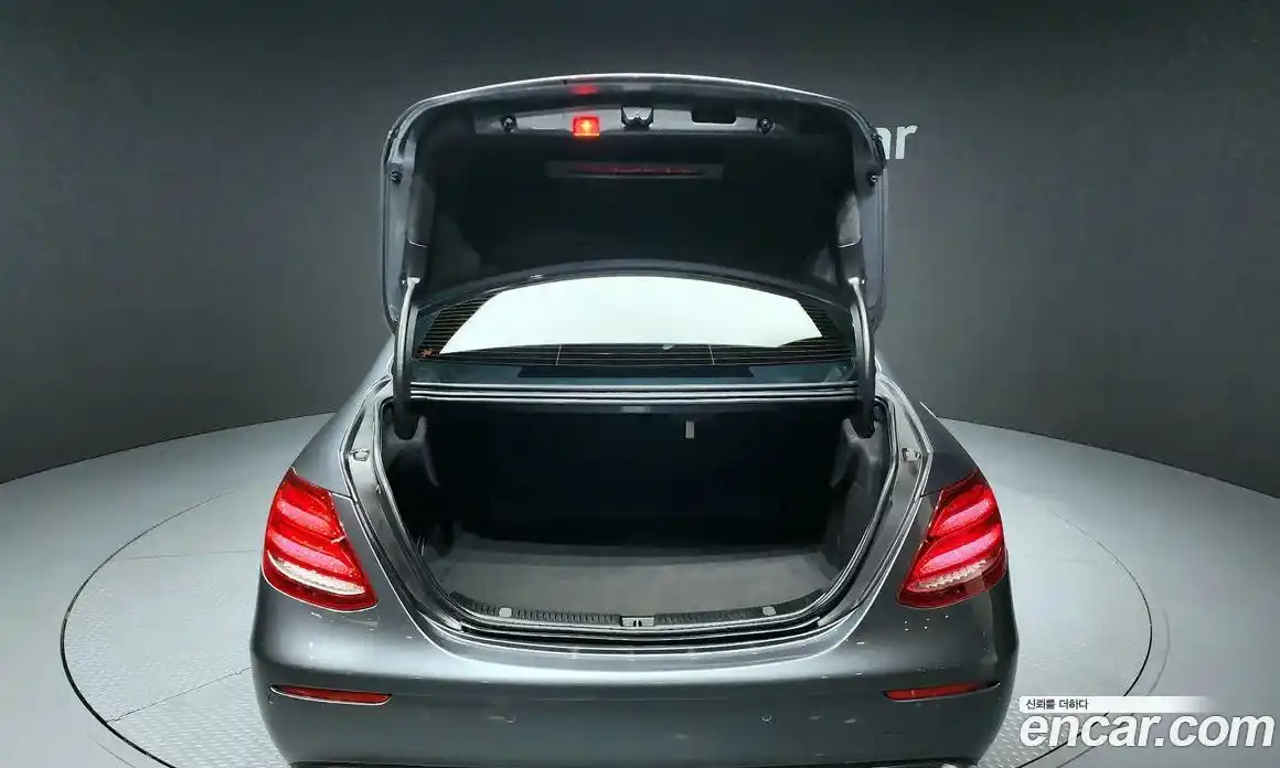 Mercedes-Benz E-Class 2019 2.0 Автомат в Москве № 722397, фото 20