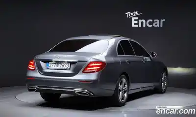 Mercedes-Benz E-Class 2019 2.0 Автомат в Москве № 722397, миниатюра 2