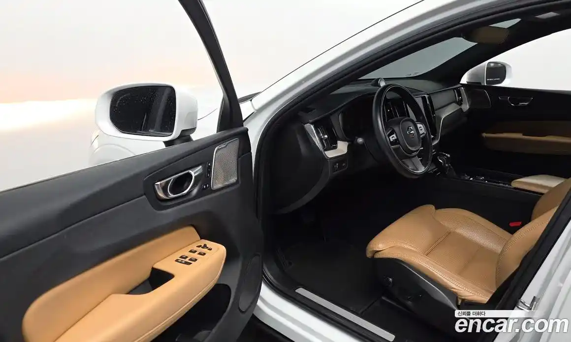 Volvo XC60 2020 2.0 Автомат в Москве № 724127, фото 11