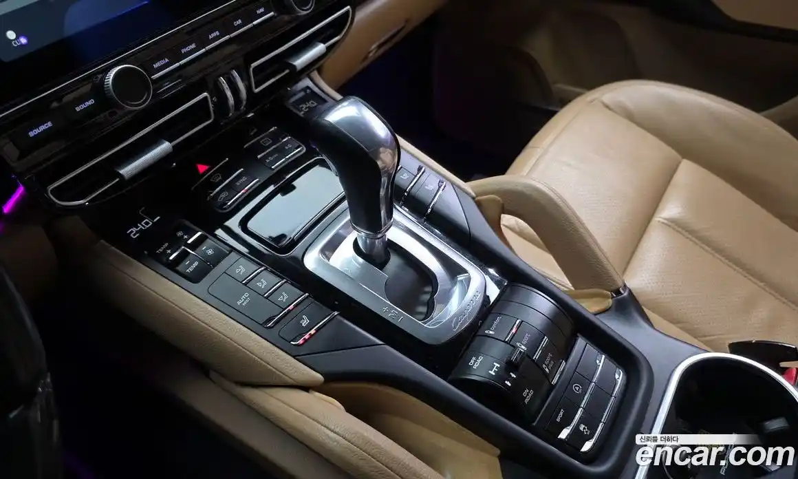 Porsche Cayenne 2016 3.0 Автомат в Москве № 724285, фото 9