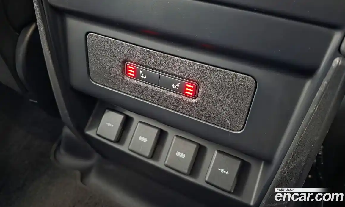 Land Rover Defender 2020 2.0 Автомат в Москве № 724394, фото 19