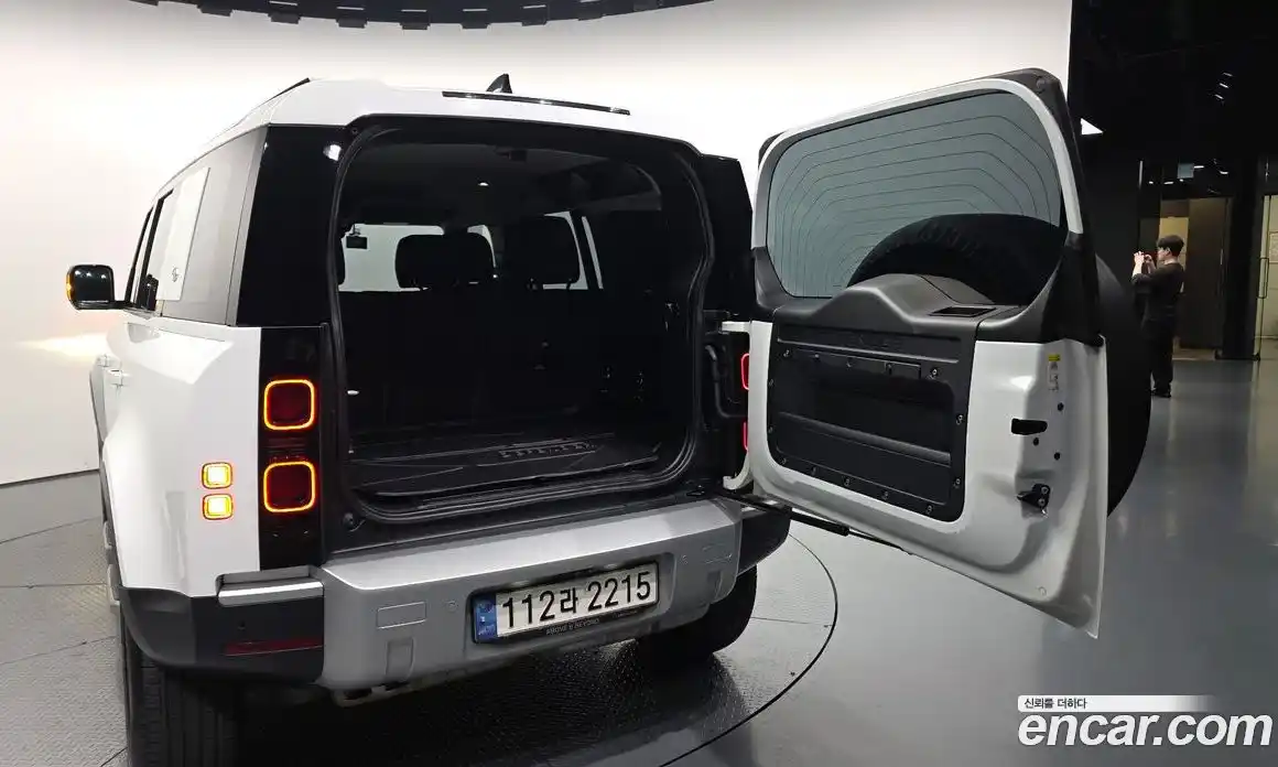 Land Rover Defender 2020 2.0 Автомат в Москве № 724394, фото 20