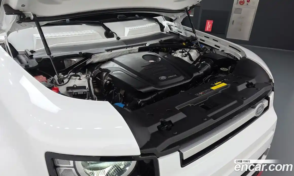 Land Rover Defender 2020 2.0 Автомат в Москве № 724394, фото 6