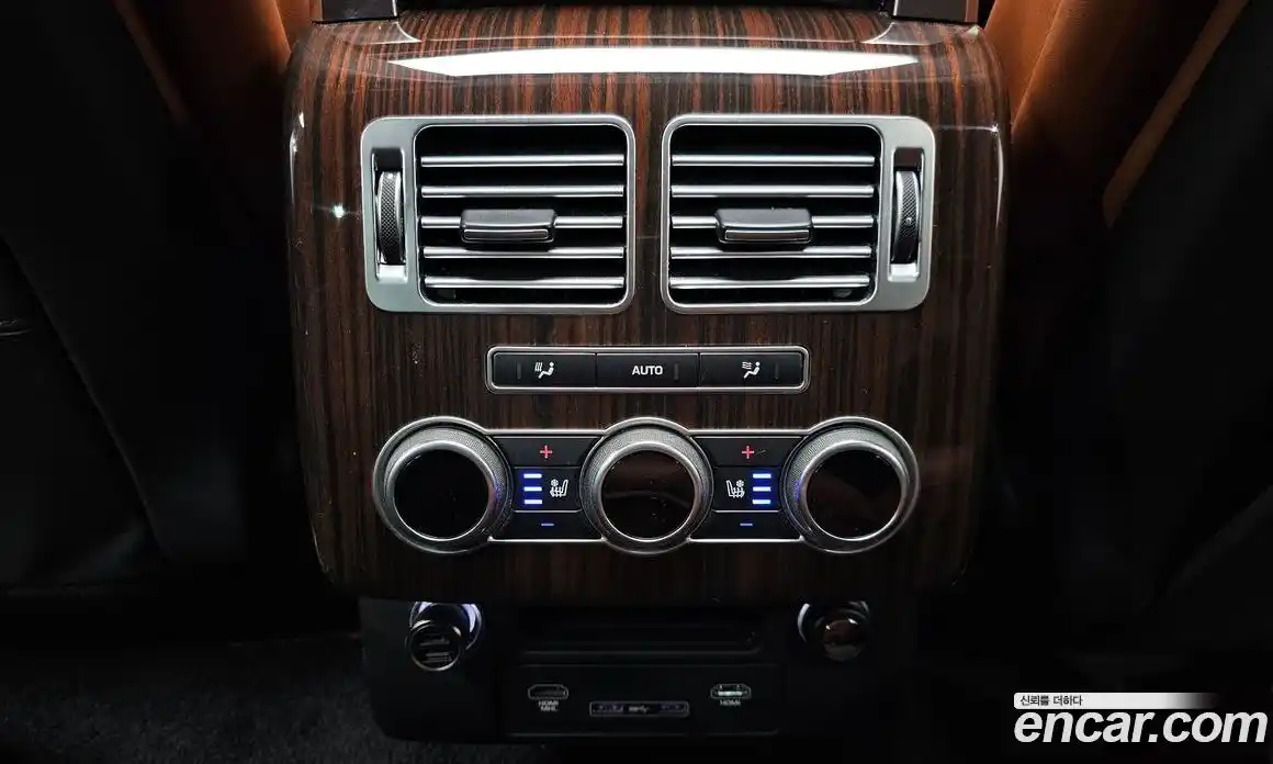 Land Rover Range-Rover 2017 4.4 Автомат в Москве № 724465, фото 19