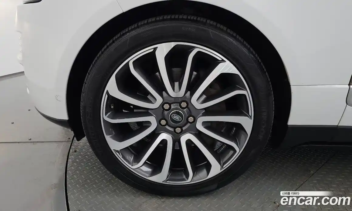 Land Rover Range-Rover 2017 4.4 Автомат в Москве № 724465, фото 5