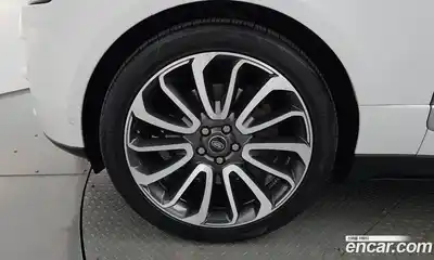 Land Rover Range-Rover 2017 4.4 Автомат в Москве № 724465, миниатюра 5