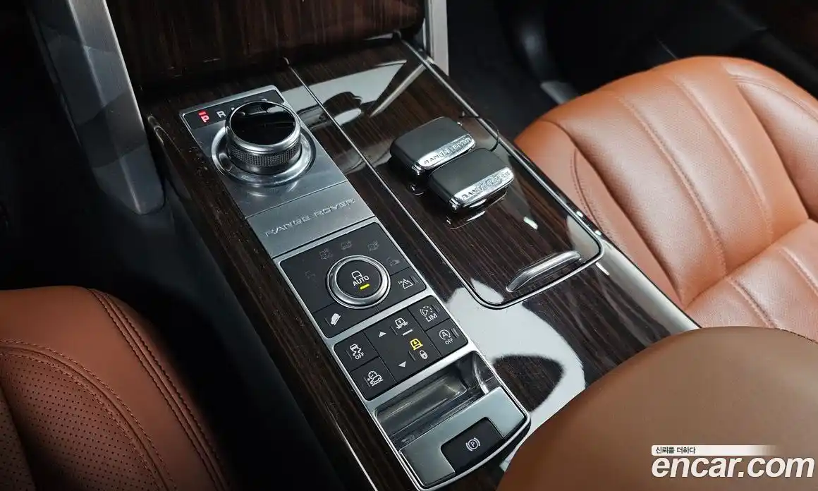 Land Rover Range-Rover 2017 4.4 Автомат в Москве № 724465, фото 9