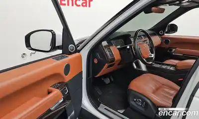 Land Rover Range-Rover 2017 4.4 Автомат в Москве № 724465, миниатюра 10