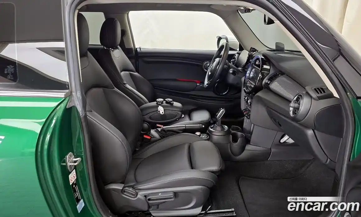 Mini Cooper 2021 1.5 Автомат в Москве № 724869, фото 11