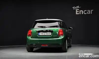 Mini Cooper 2021 1.5 Автомат в Москве № 724869, миниатюра 4